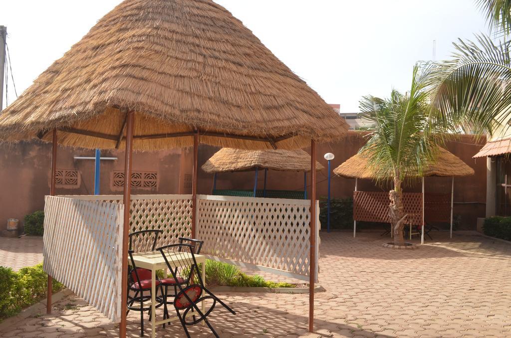 Ouaga Beach Hotel Ouagadougou Exterior foto